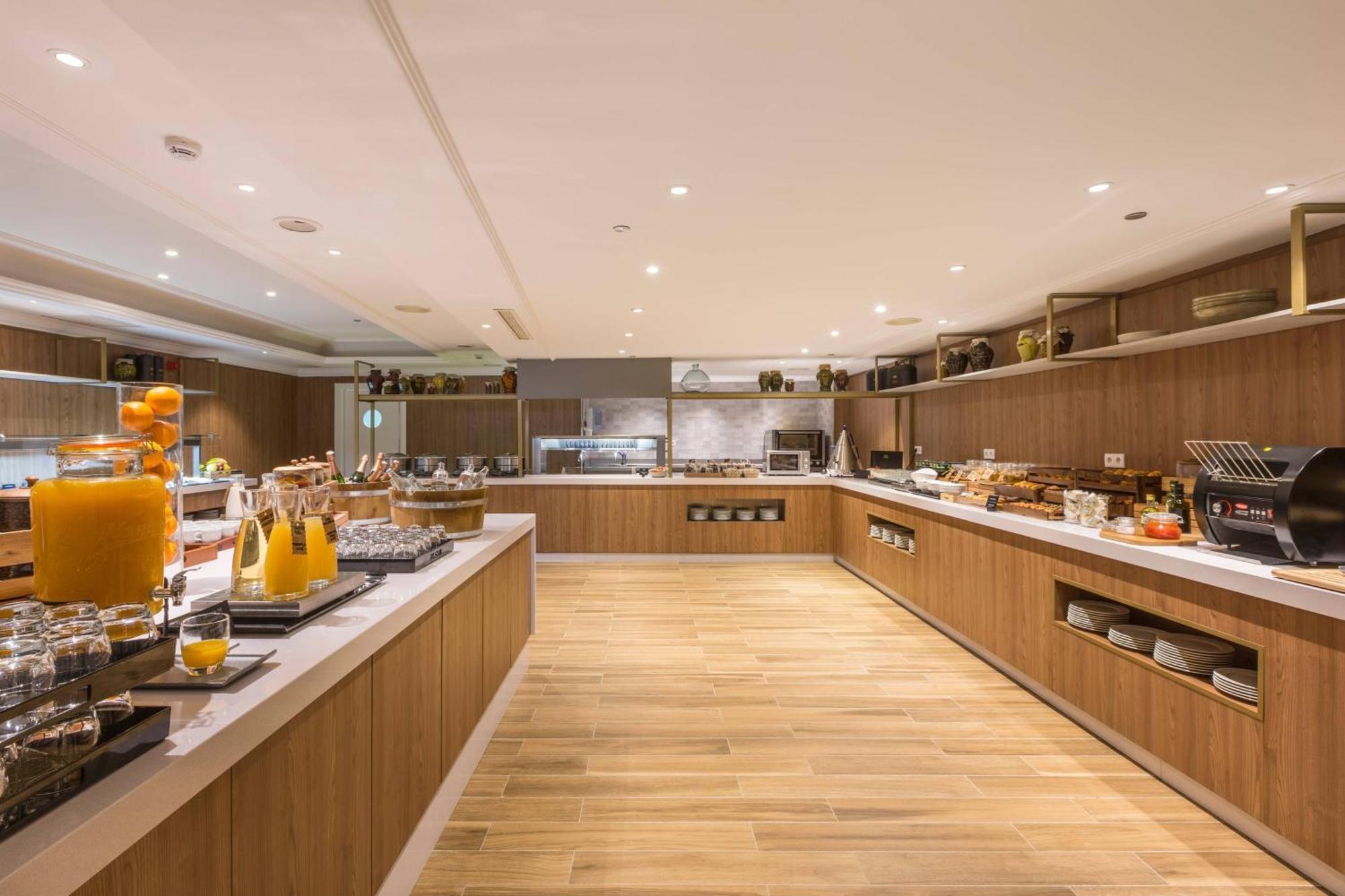 Denia Marriott La Sella Golf Resort & Spa Ngoại thất bức ảnh The buffet at the lounge
