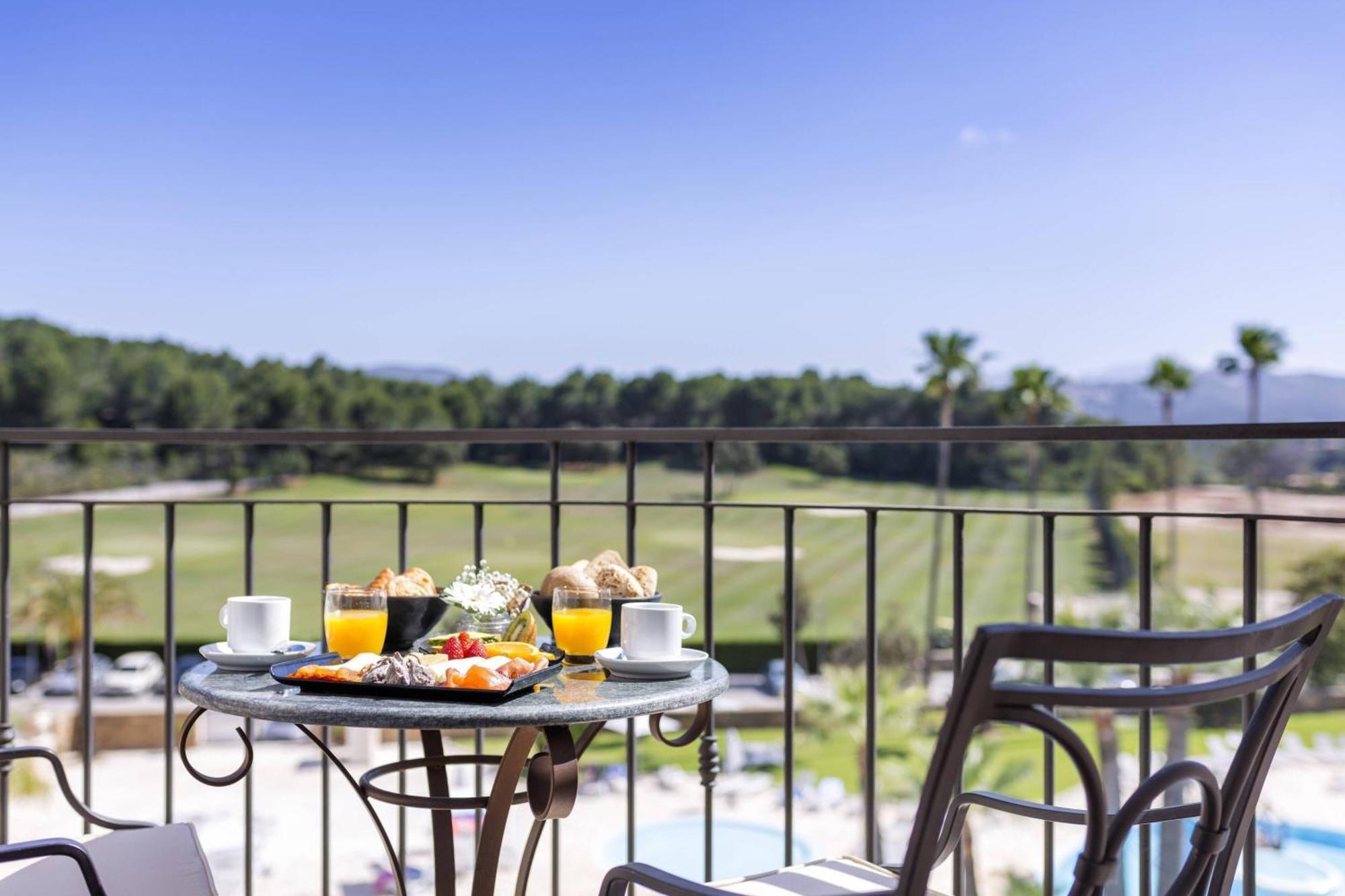 Denia Marriott La Sella Golf Resort & Spa Ngoại thất bức ảnh A balcony